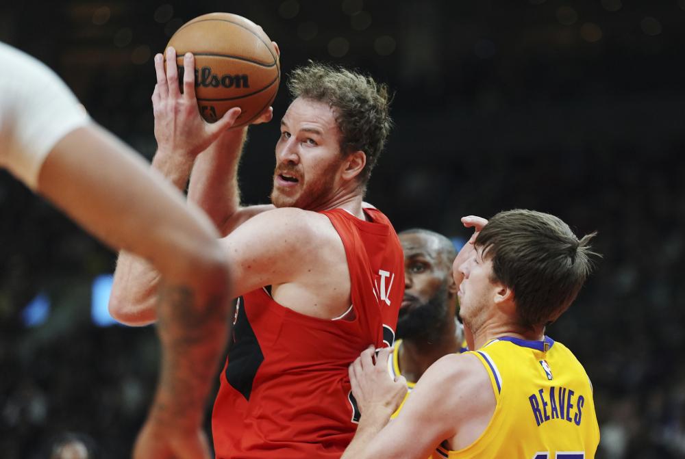 雄鹿的进攻 雄鹿的进攻