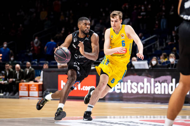 察防守漏洞 察防守漏洞